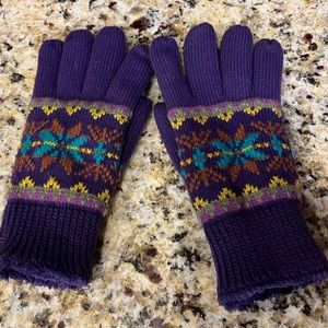 Isotoner women’s gloves. Purple. Faux fur lined.